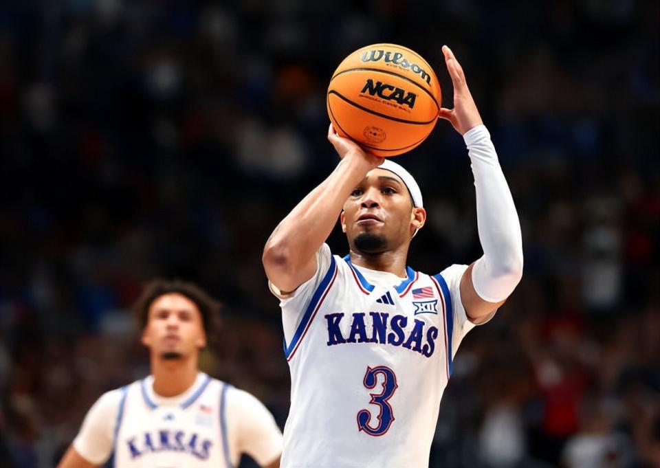 湖人试训堪萨斯大学先发控卫，他的整体成熟度其实还是不错的？