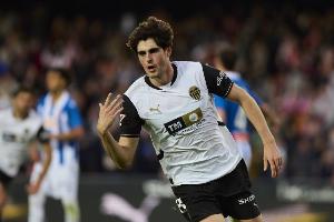 米体：米兰的引援目标瓦伦西亚中场哈维-格拉接近加盟曼联