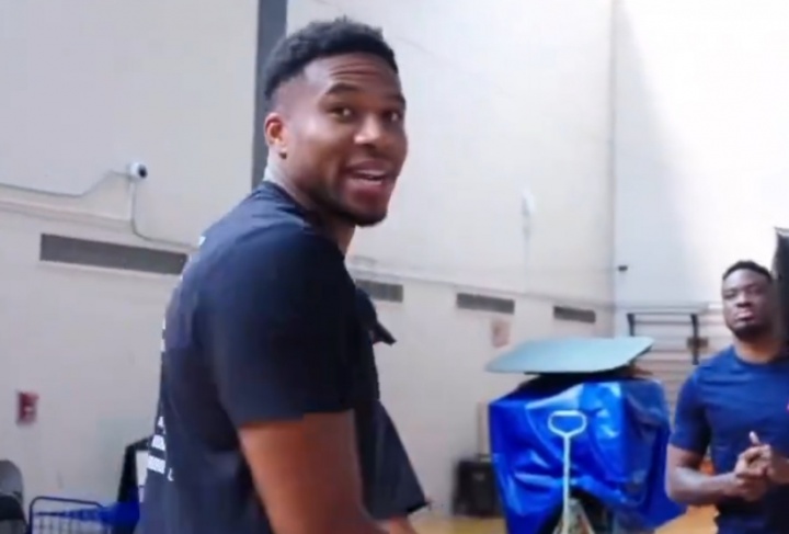 开云app安全认证-字母哥：我中距离联盟第2&amp;我、德罗赞、KD、布克、还有一个我忘了